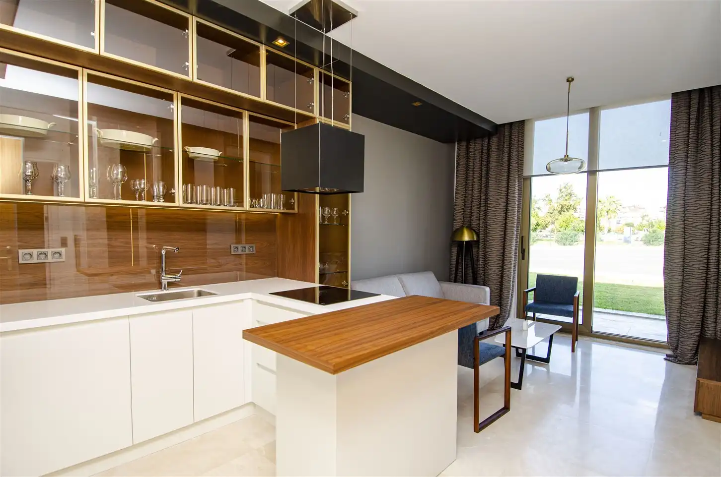 Изображение Ультра-премиальная студия у Средиземного моря